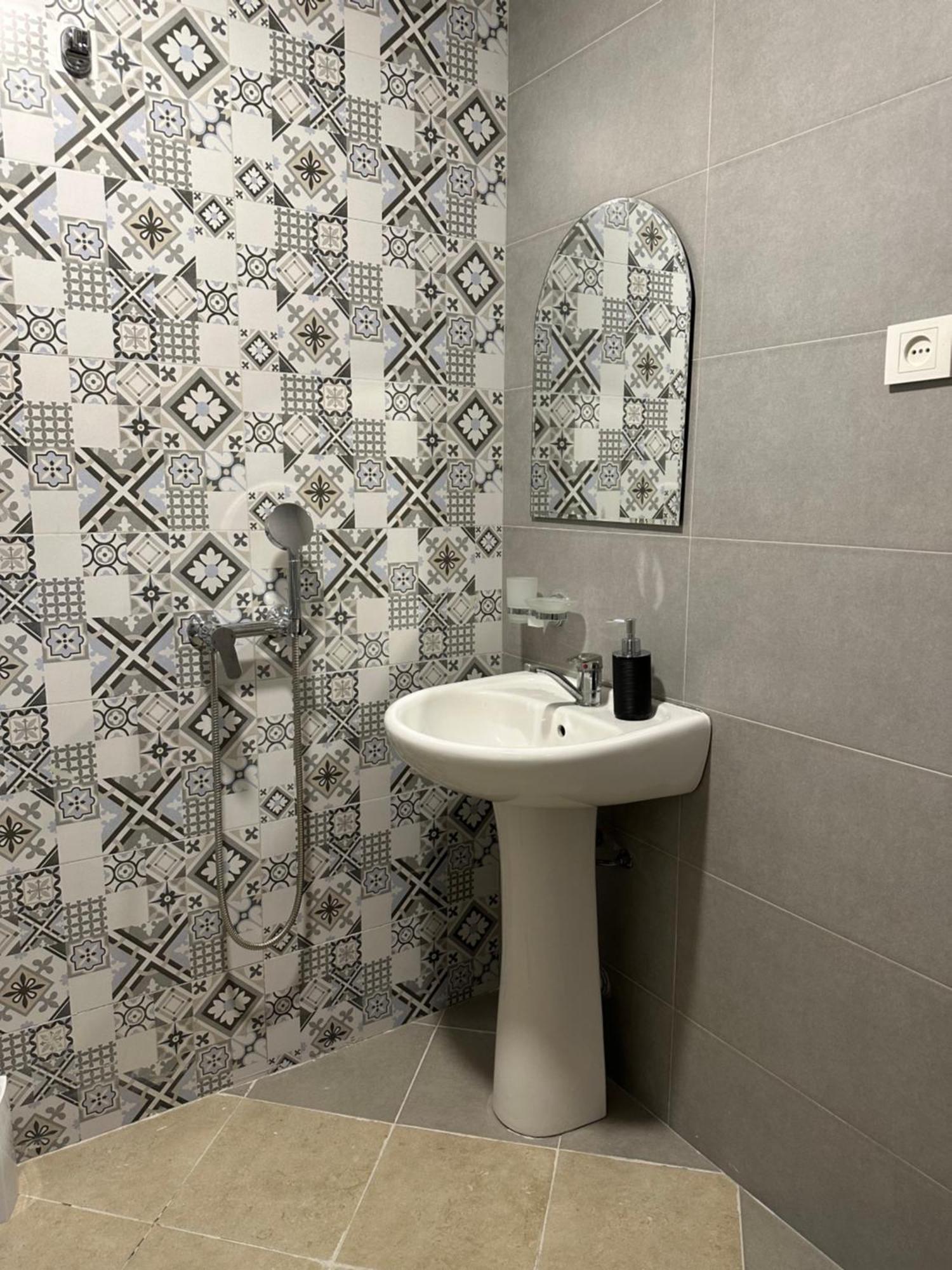 Nid Hotel Тбилиси Экстерьер фото